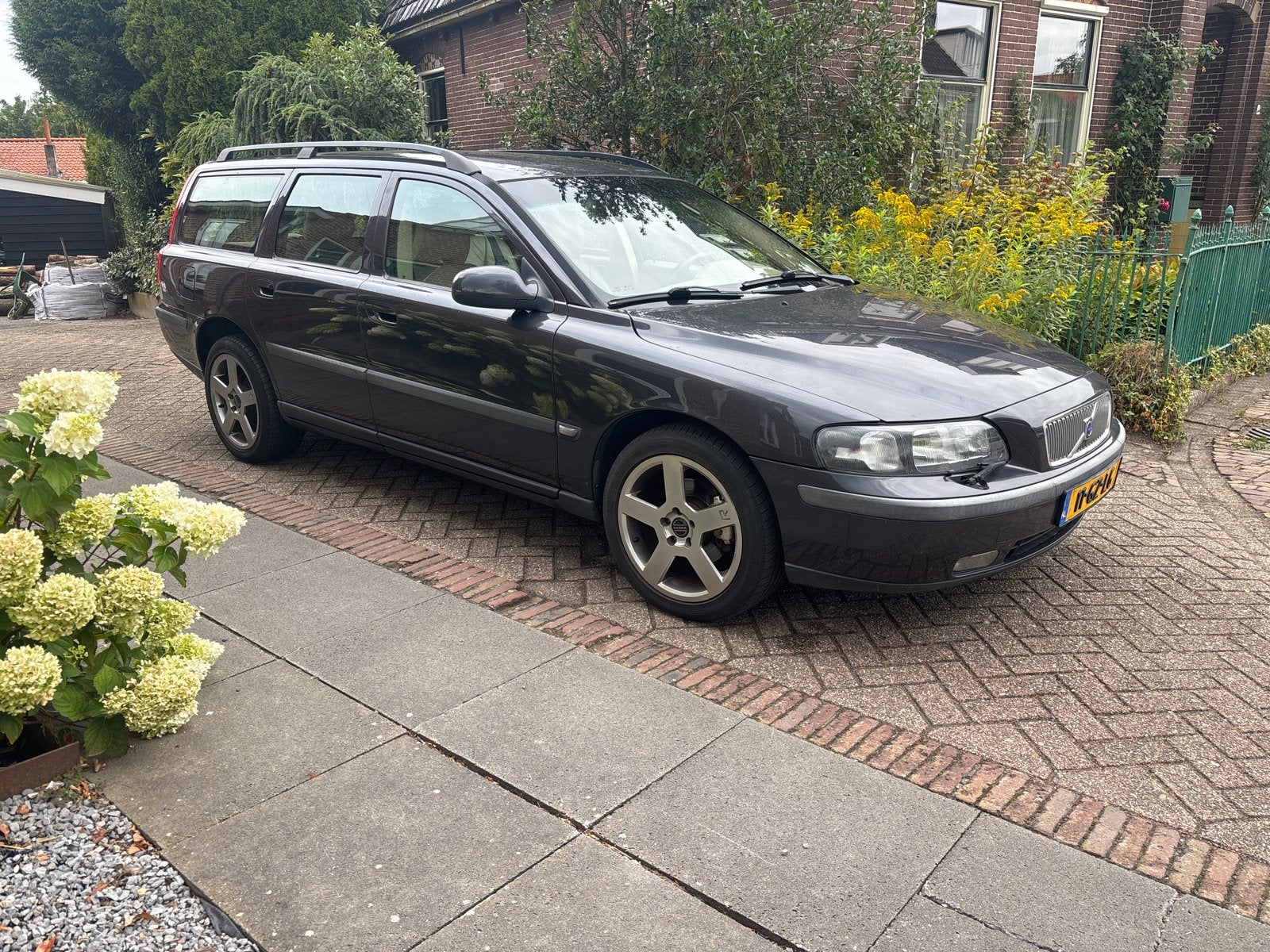 Volvo V70 2.4 140PK 2001 Grijs, Voorwielaandrijving, 1800 kg, 1505 kg, Stationwagon