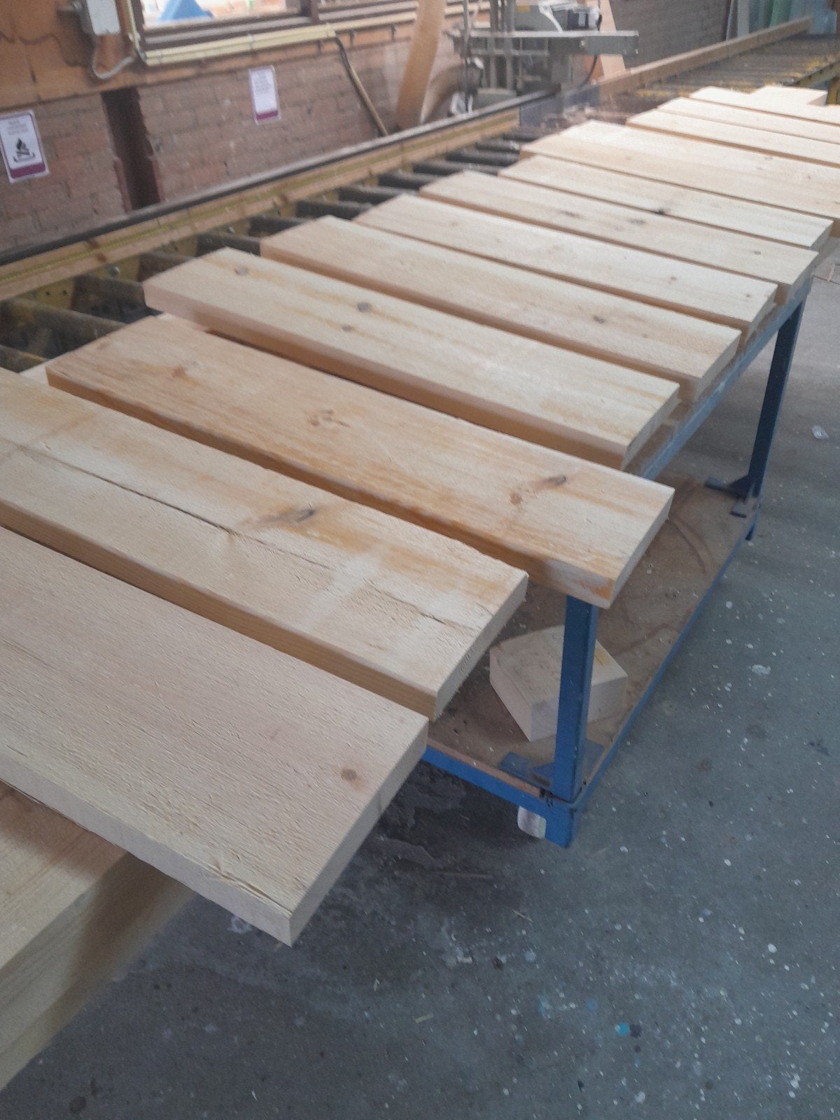 Ruw grenen planken., Doe-het-zelf en Verbouw, Ophalen, 25 tot 50 mm, Grenen, Plank