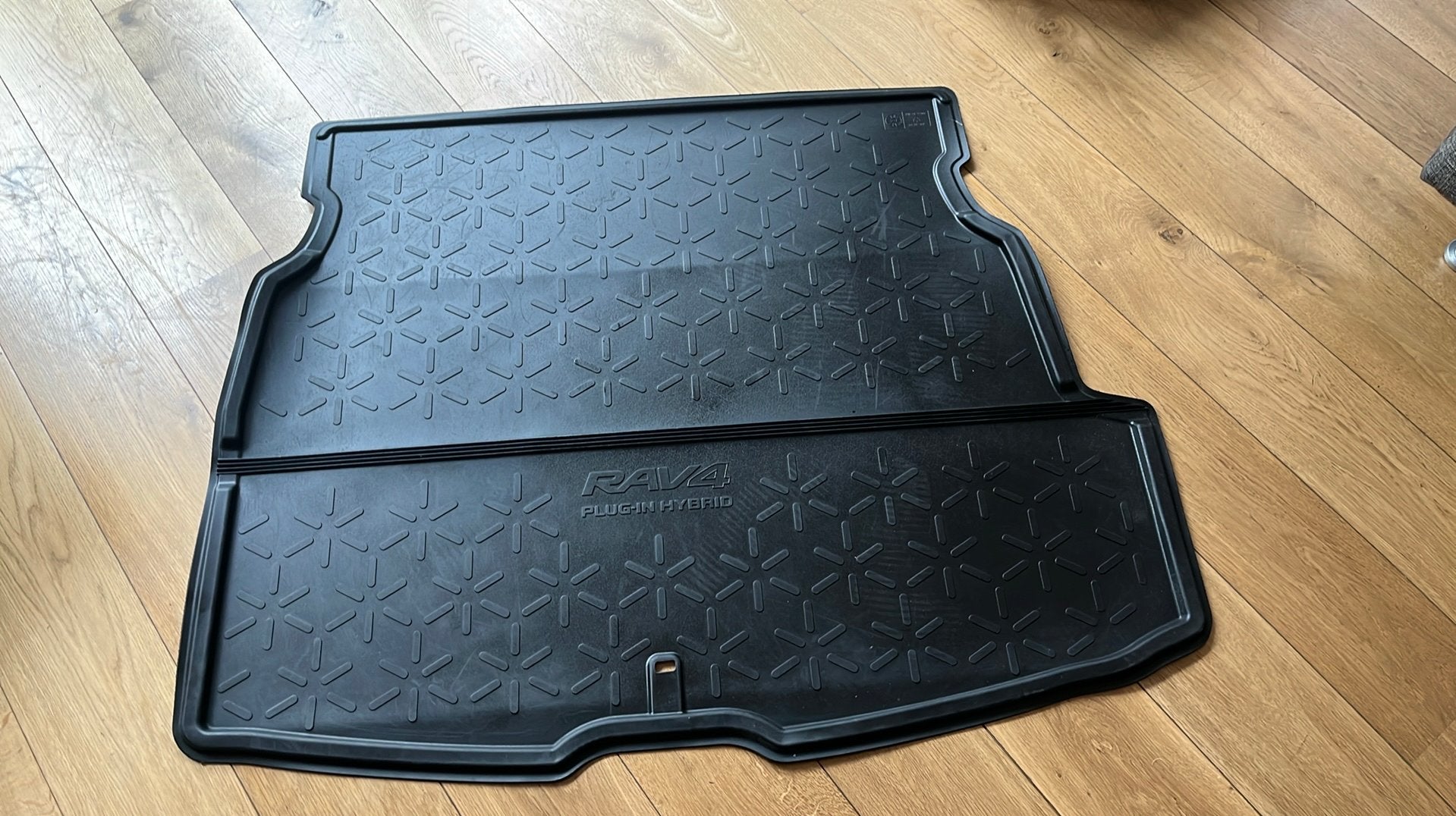 Rav 4 lug- in hybrid achterbak mat, Ophalen, Zo goed als nieuw