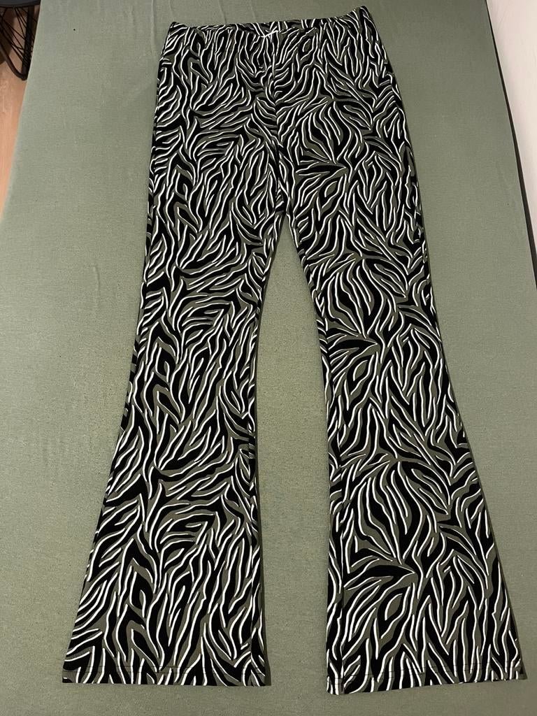 Flared broek maat L, Kleding | Dames, Maat 42/44 (L), Nieuw, Ophalen of Verzenden, Lang