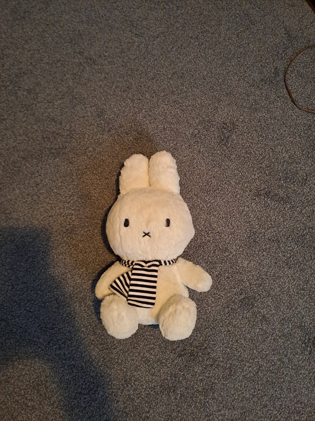 Nijntje knuffel met gestreepte sjaal, Ophalen, Konijn, Nijntje, Zo goed als nieuw