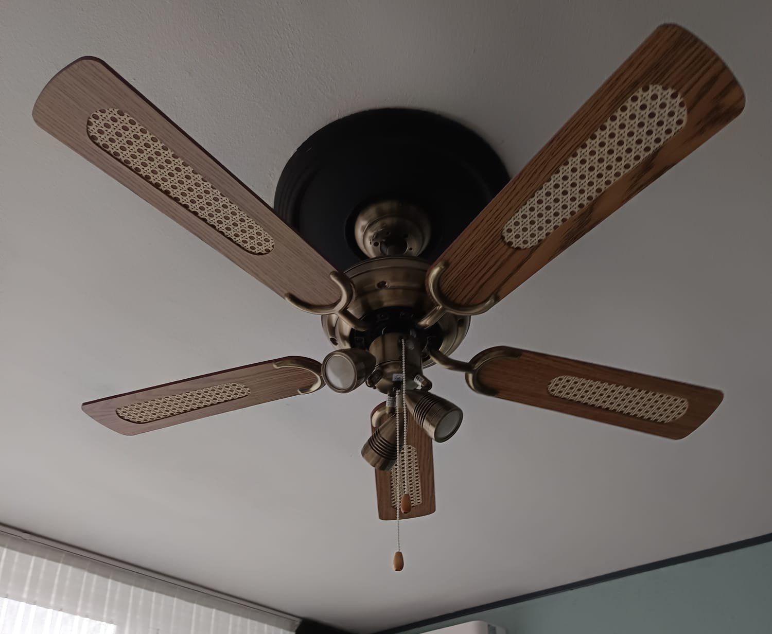 Vintage plafondventilator met verlichting en rotan details, GU10, Zo goed als nieuw, Klassiek, Ophalen