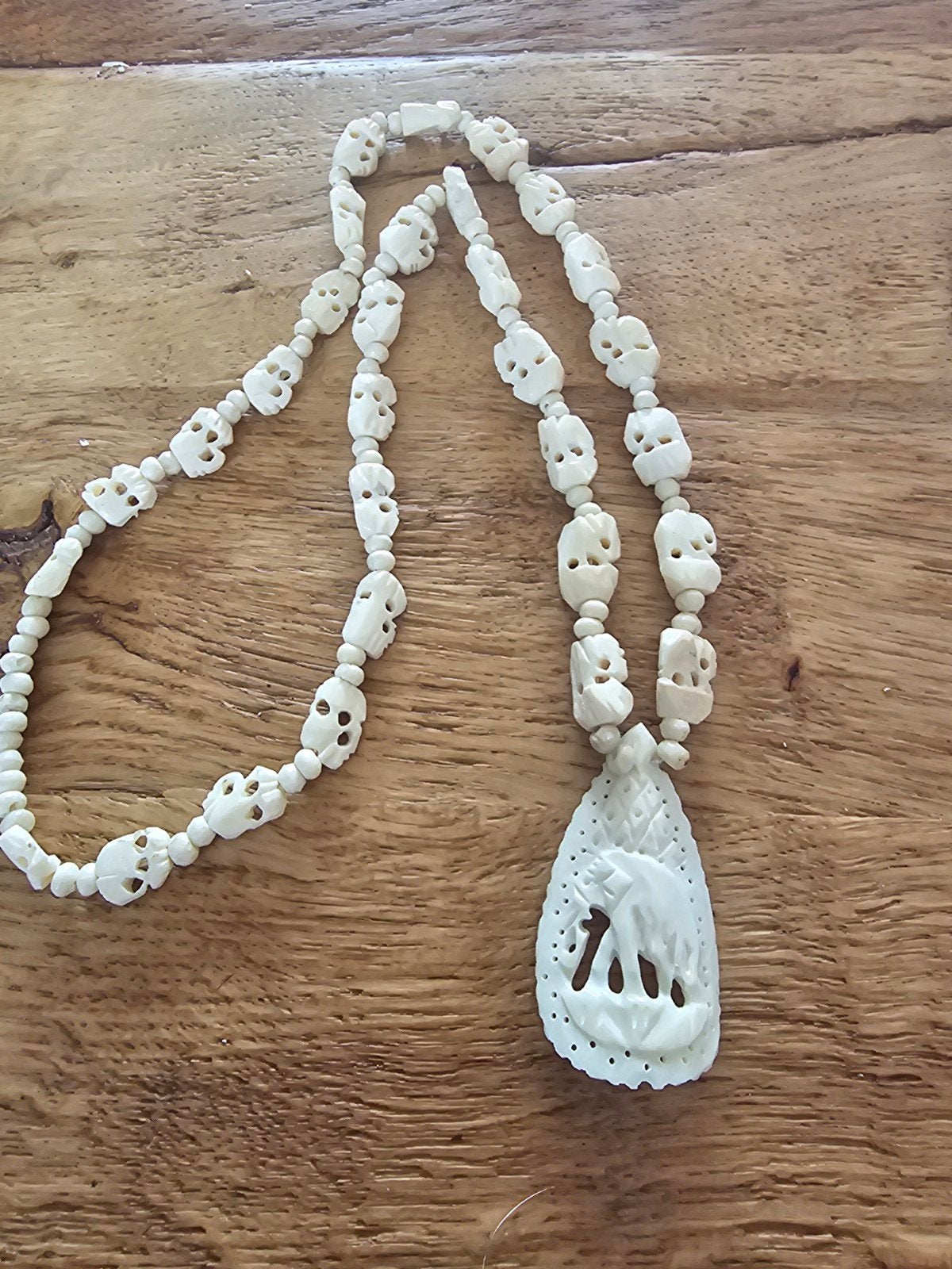 Unieke ketting met olifanten uit Nigeria, Sieraden, Tassen en Uiterlijk, Ophalen of Verzenden, Gebruikt, Beige, Overige materialen