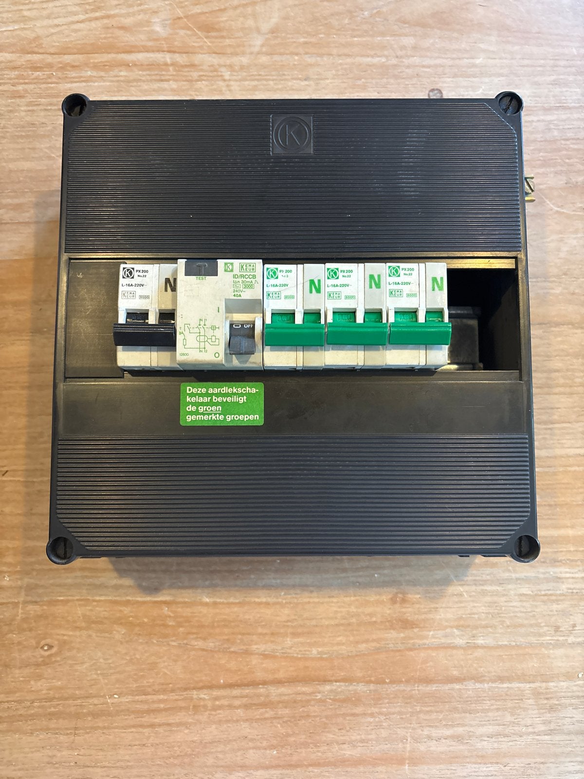 Groepenkast met aardlekschakelaar en installatieautomaten, Ophalen of Verzenden, Gebruikt, Overige merken, Groepenkast