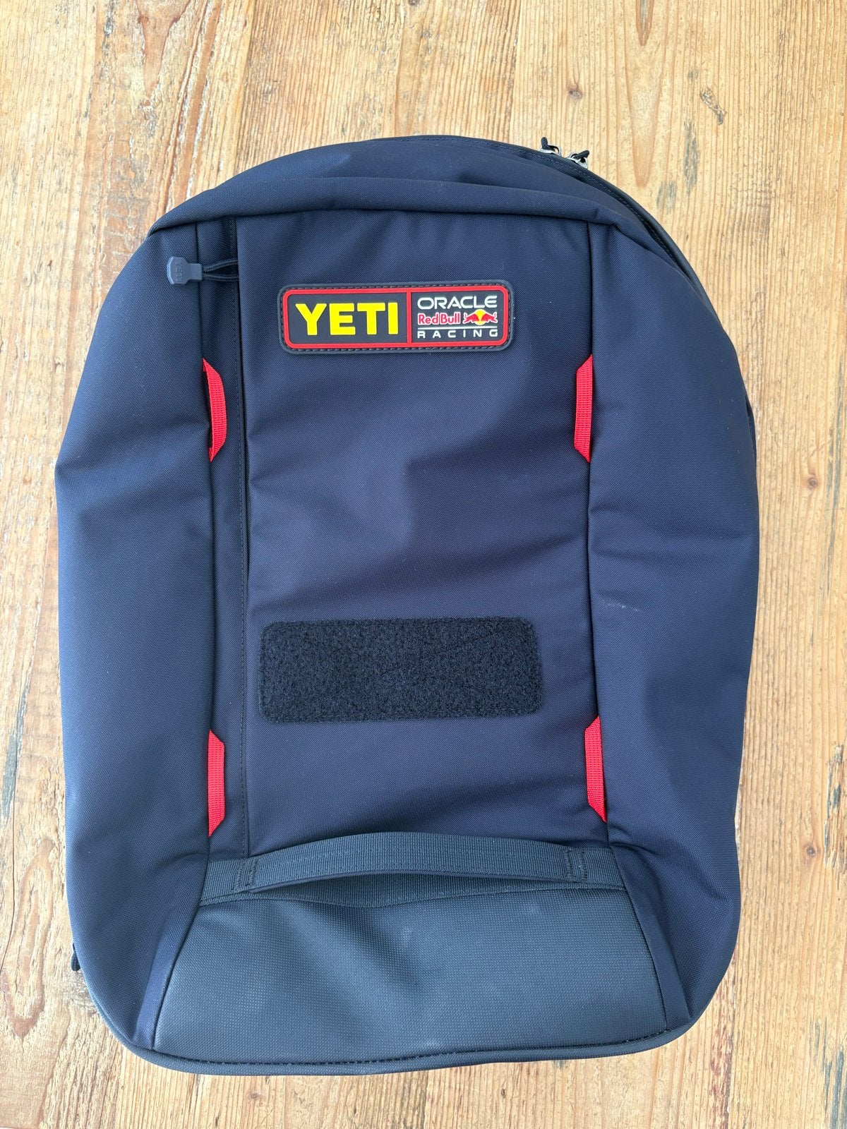 Yeti x Oracle Red Bull Racing Crossroads Backpack, 25 tot 40 cm, Nieuw, Ophalen of Verzenden, Waterdicht