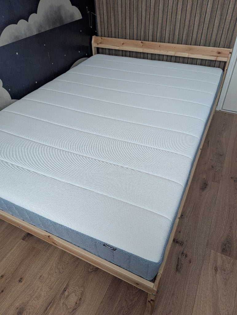 IKEA zgan compleet bed frame lattenbodem matras 140x200, Ophalen, Beige, Tweepersoons, 140 cm