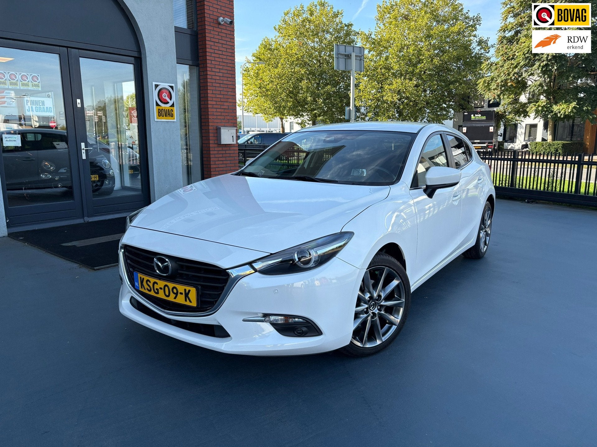 Mazda 3 2.0 SkyActiv-G 120 SkyLease GT NAVI CRUISE CONTROL, Auto's, Voorwielaandrijving, Gebruikt, Euro 6, 4 cilinders