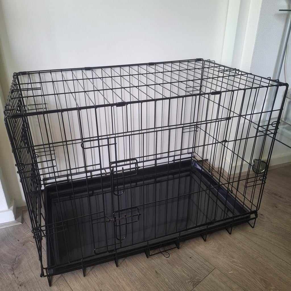 Zwarte metalen bench met plastic bodem (76x47x56 cm), Ophalen of Verzenden, Zo goed als nieuw