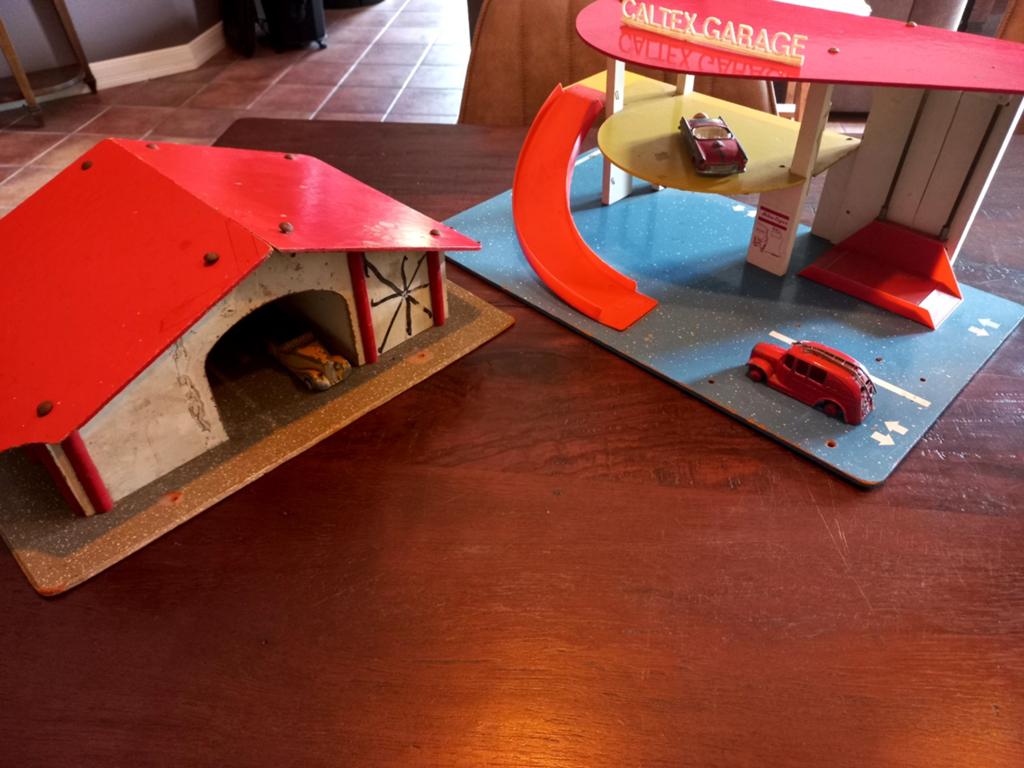 2xVintage Sio speelgoed Garage voor de verzamelaar jaren '60, Antiek en Kunst, Antiek | Speelgoed, Ophalen of Verzenden