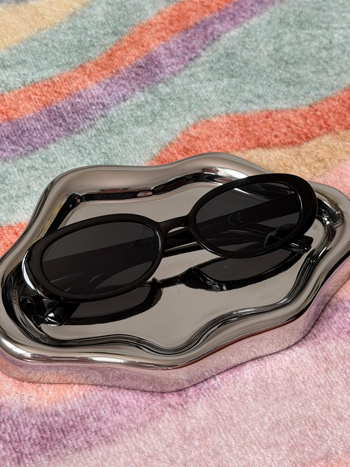 Unisex Oval Sunglasses – 90s Inspired, Overige merken, Zonnebril, Zwart, Nieuw