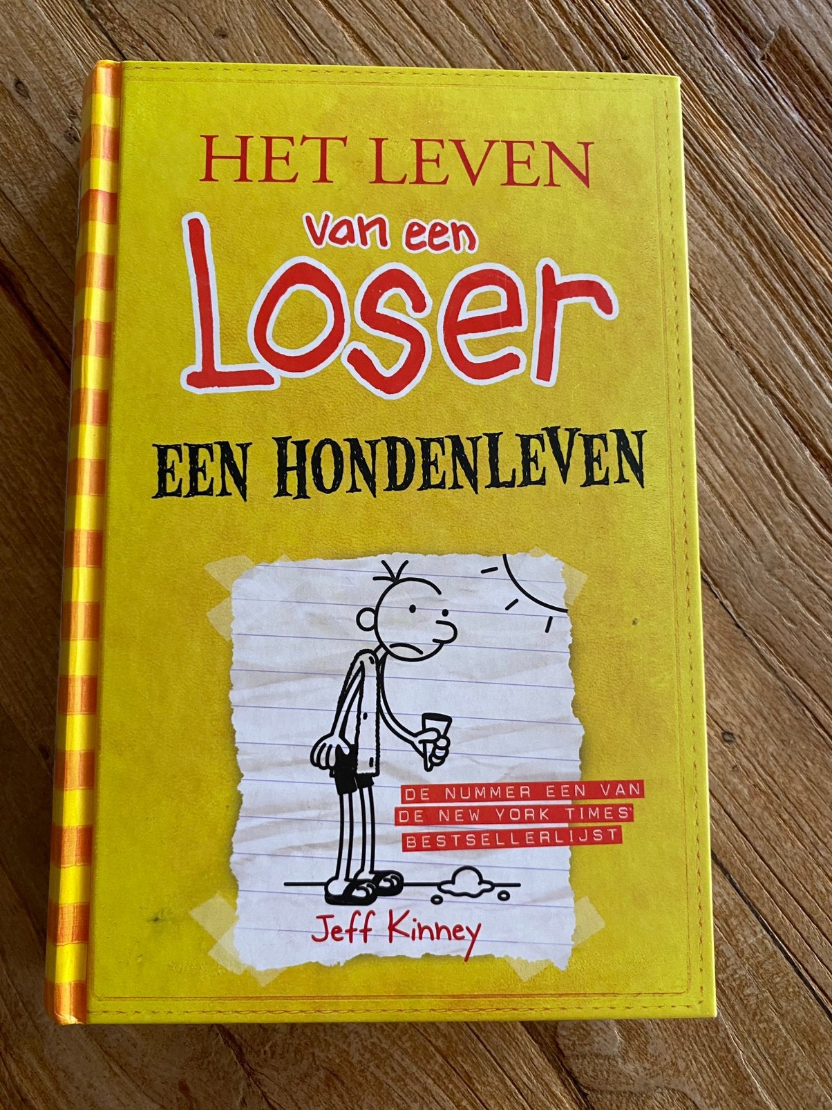 Jeff Kinney - Een hondenleven, Boeken, Ophalen of Verzenden, Zo goed als nieuw, Jeff Kinney