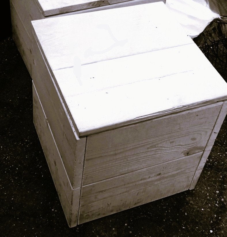 2 HOUTEN BIJZETTAFELS, KRUKJE, NACHTKASTJE 40X40, Huis en Inrichting, Woonaccessoires | Kisten, Ophalen, Minder dan 50 cm, 50 tot 100 cm