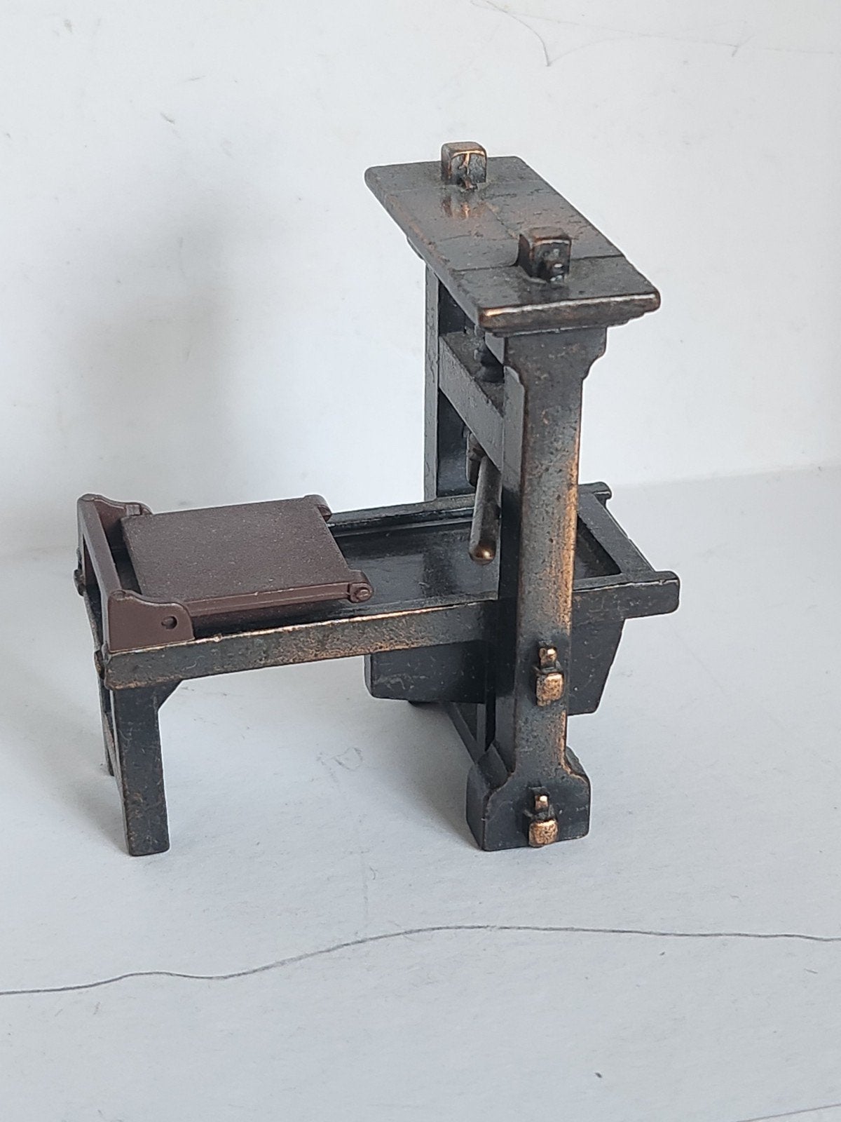 Metalen miniatuur drukpers puntenslijper, Ophalen of Verzenden