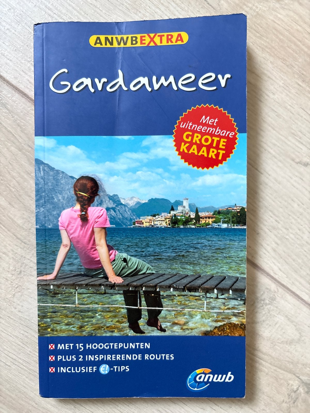 ANWB Extra Reisgids Gardameer met uitneembare kaart, Europa, Ophalen of Verzenden, Zo goed als nieuw, Reisgids of -boek