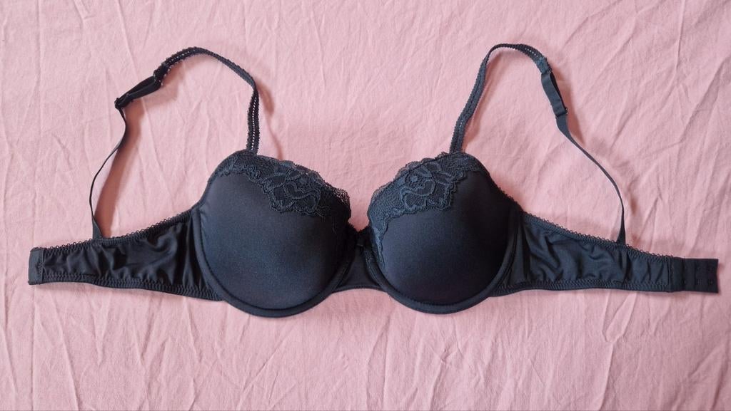 Hünkemoller voorgevormde beugel bh secret lace 75D, Hunkemöller, Ophalen of Verzenden, Zwart, BH
