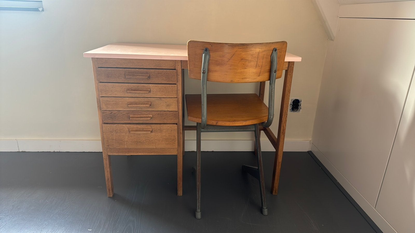 Vintage junior bureau + stoel, Ophalen, Gebruikt, 45 tot 65 cm, 70 cm of meer