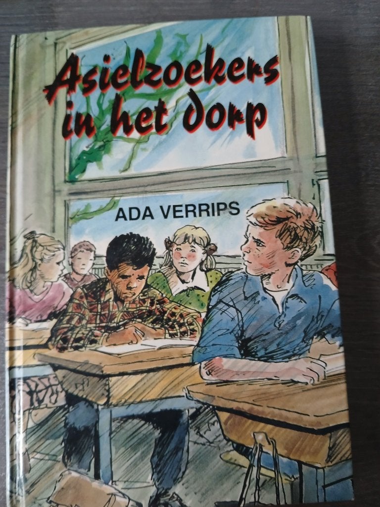 Asielzoekers in het dorp, Ophalen of Verzenden, Gelezen, Ada Verrips