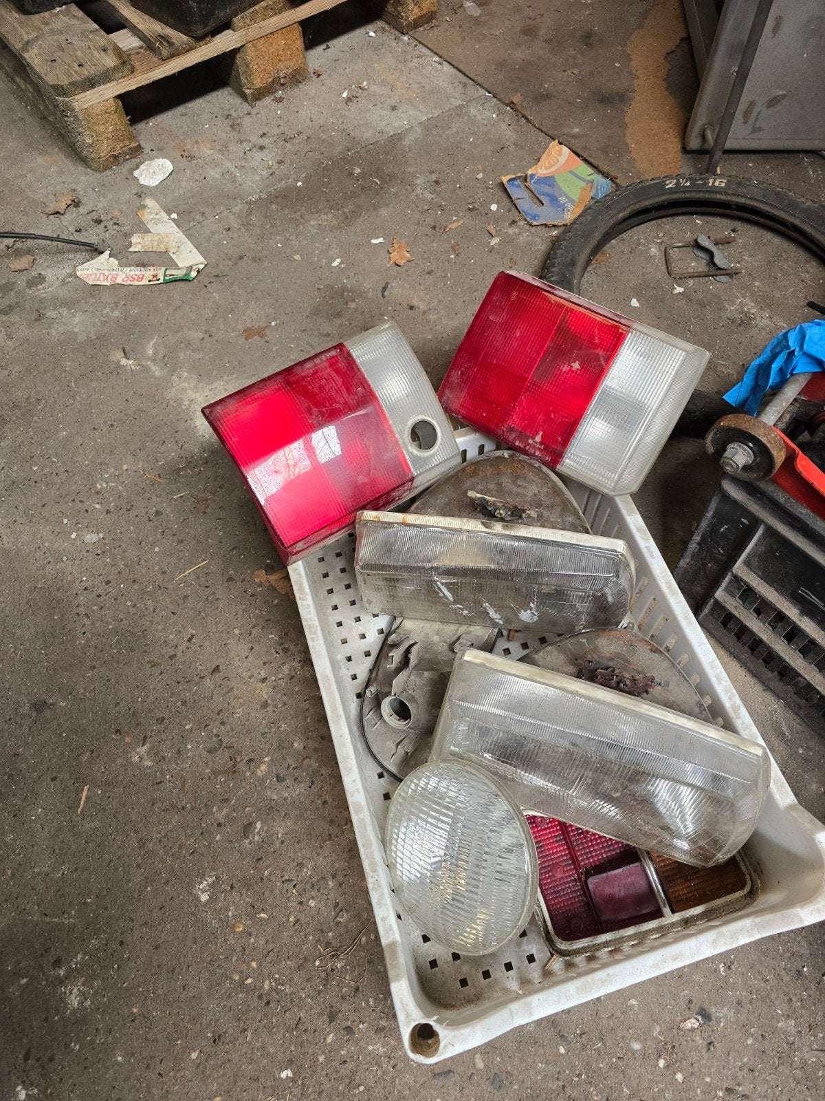 Diverse onderdelen peugeot 304 motorkap achterklep zijspatbo, Ophalen, Peugeot