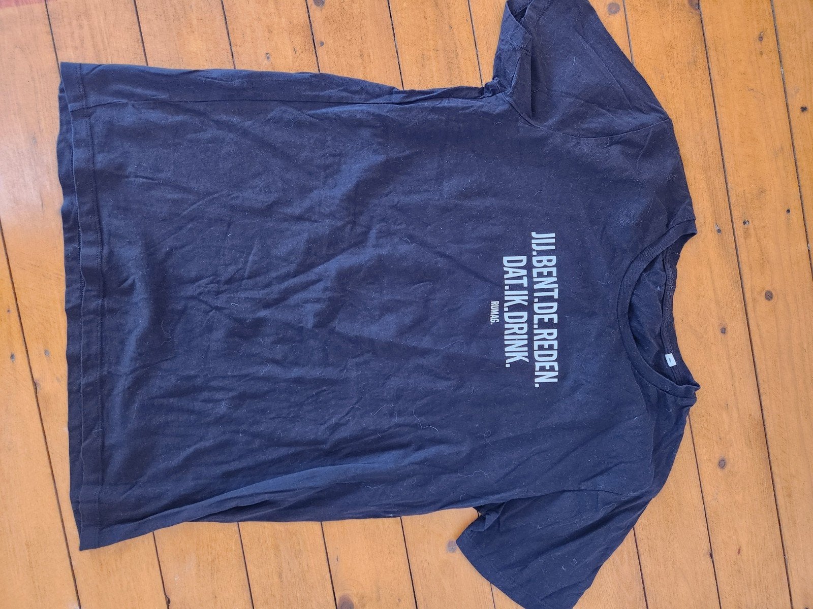 Zwart T-shirt Rumag 'Jij bent de reden dat ik drink.', Ophalen of Verzenden, Gedragen, Maat 48/50 (M), Zwart