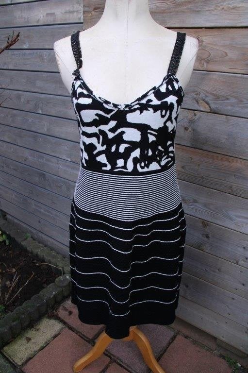 Jurk zwart/ offwhite Marccain mt N4 (M/40) Vaste prijs, Maat 38/40 (M), Zwart, Ophalen of Verzenden, Zo goed als nieuw