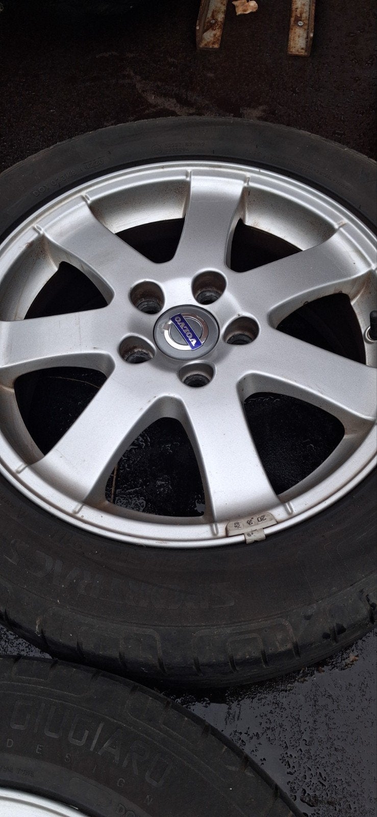 nette volvo velgen  komen  van een c30, Ophalen