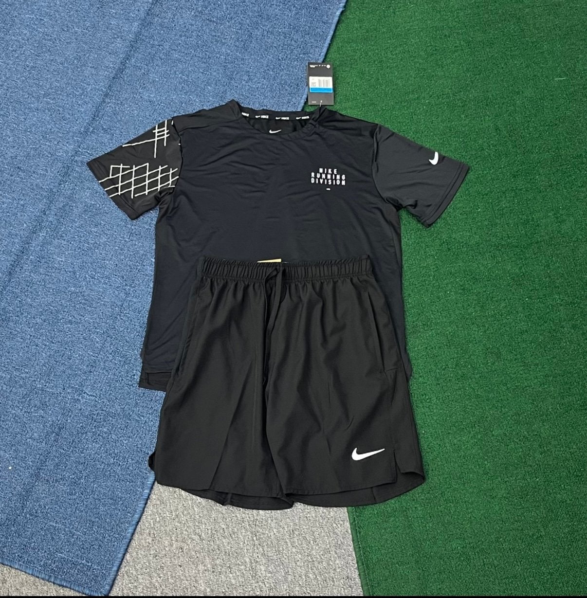 Nike Miler zomer setjes sizes L, Kleding | Dames, Sportkleding, Ophalen of Verzenden, Nieuw, Overige kleuren, Overige typen