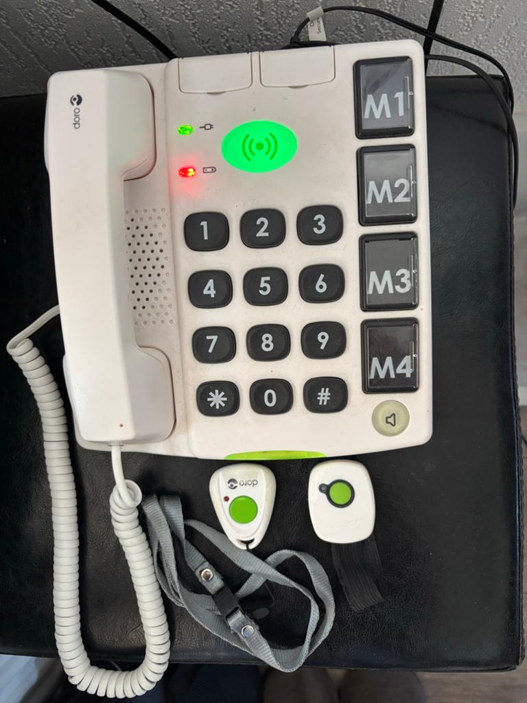 Doro Secure 347 Seniorentelefoon met Personenalarmering, Ophalen, Zo goed als nieuw, 1 handset