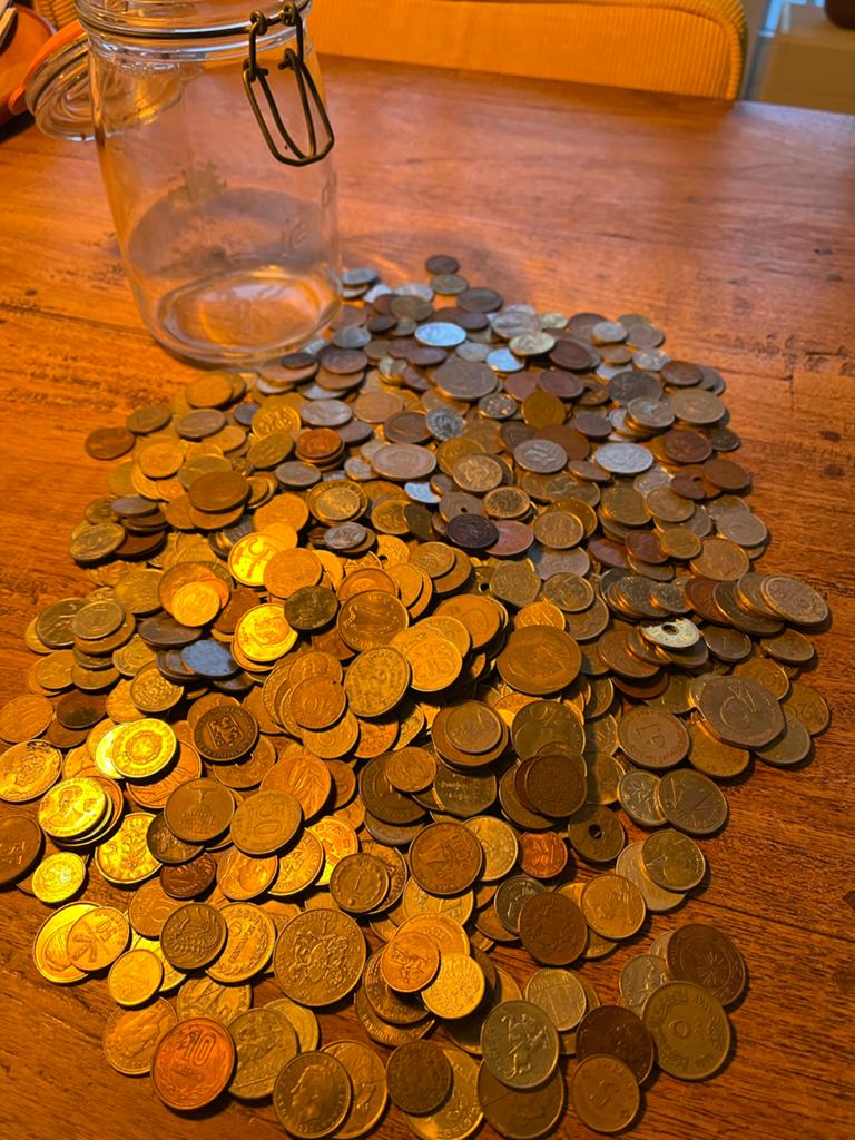 Pot met bijna 3 kilo aan wereldmunten, Postzegels en Munten, Munten en Bankbiljetten | Verzamelingen, Ophalen of Verzenden, Buitenland
