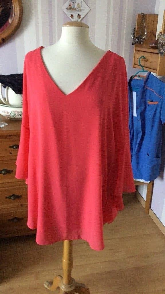 Mooie roze/rode tuniek van donna gi. Oksel tot okse71 cm., Donna G, Maat 46/48 (XL) of groter, Ophalen of Verzenden, Zo goed als nieuw