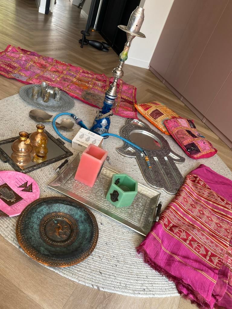 Oosterse decoratieset: waterpijp, dienbladen, kussens, Huis en Inrichting, Ophalen, Zo goed als nieuw, Vierkant
