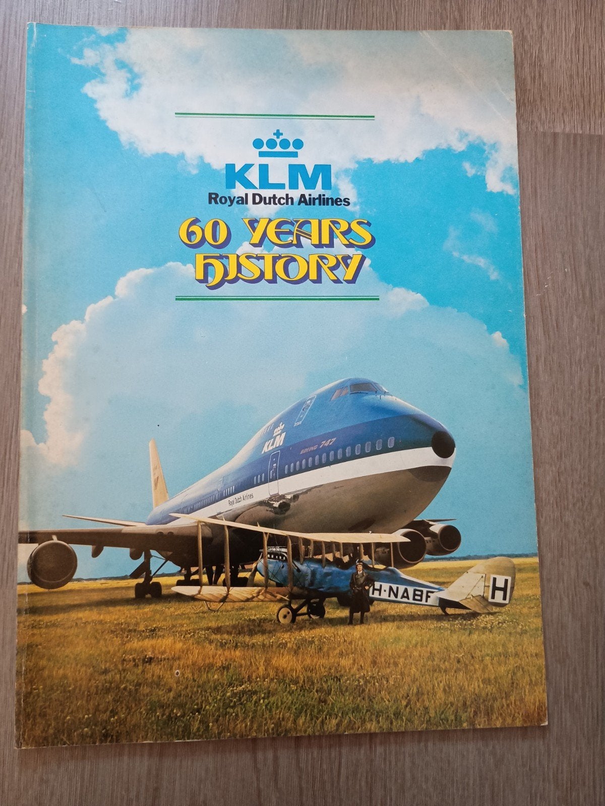 klm 60 jaar history, Ophalen of Verzenden, Zo goed als nieuw, Boek of Tijdschrift