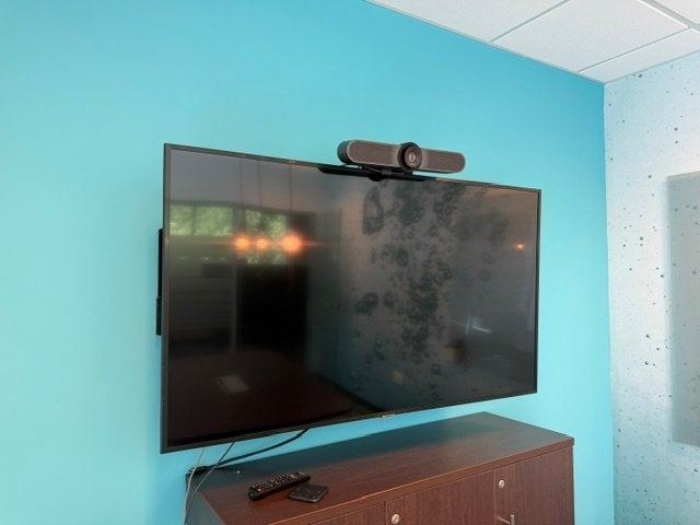SET Videoconferentiesysteem Samsung TV, Logitech camera, Ophalen of Verzenden, Gebruikt, Audio