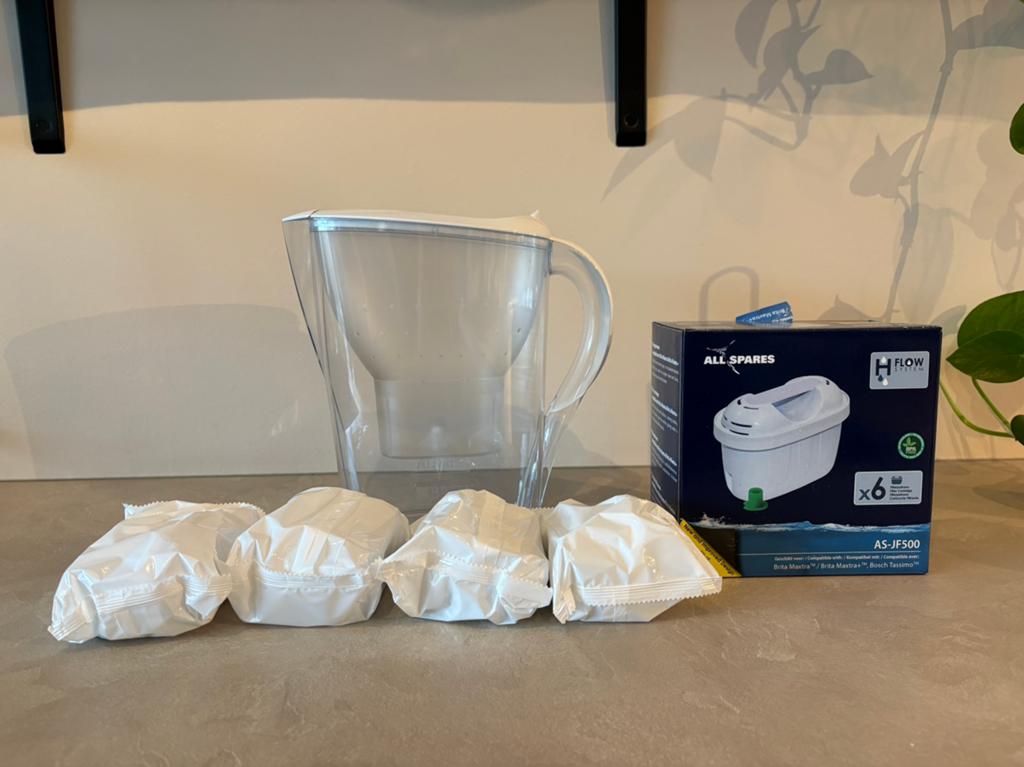 BRITA Marella MAXTRA waterkan / waterfilter inc 4 filters, Ophalen of Verzenden, Zo goed als nieuw