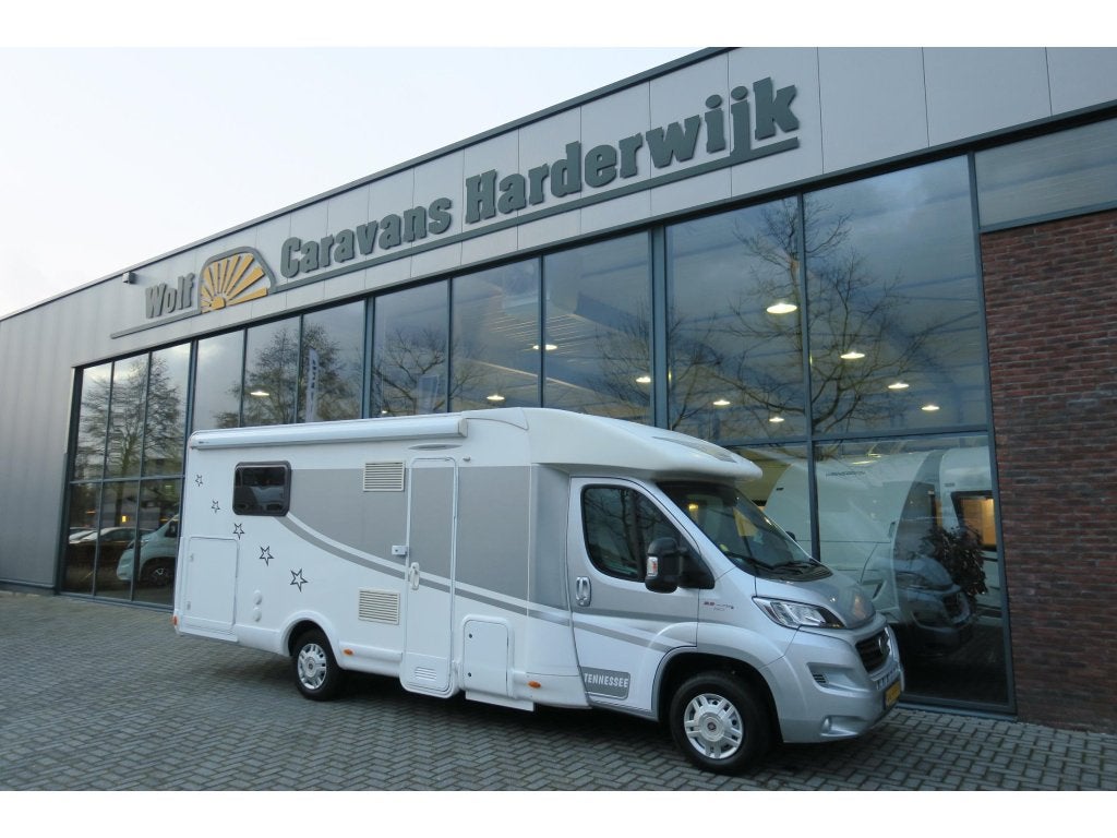 Mobilvetta Miller QUEENSBED 35649 KM!!, Caravans en Kamperen, Campers, Chemisch toilet, Standaard zit, Ringverwarming, Bedrijf