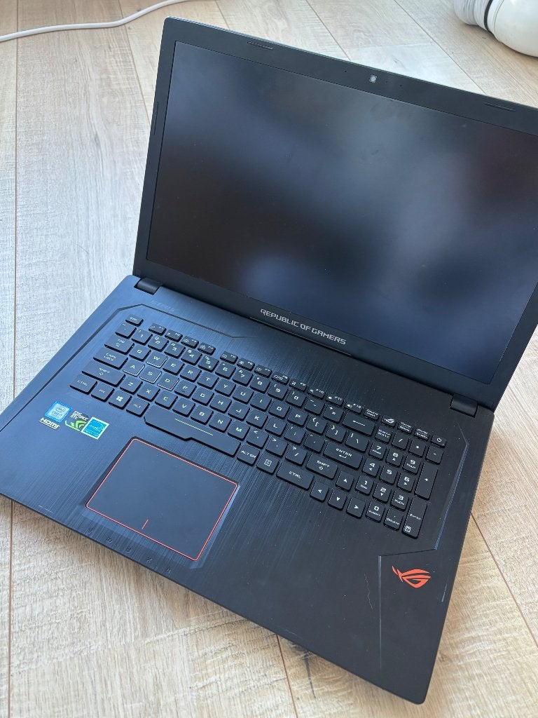 ASUS ROG Strix Gaming Laptop – Intel i7, Computers en Software, Ophalen, Gebruikt, 2 tot 3 Ghz, Qwerty