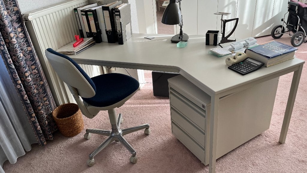 Fraai stalen bureau met los ladenblok, Huis en Inrichting, Bureaus, Gebruikt, Overige typen, Modern, Metaal, Grijs, Met lades