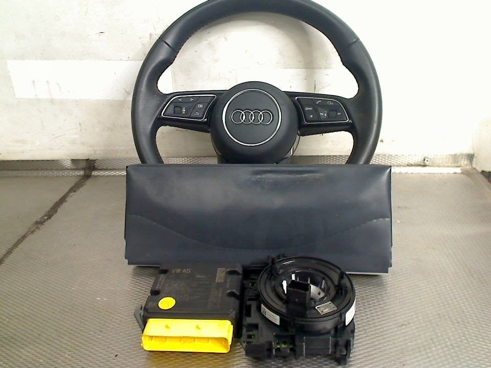Airbag Set set Audi A3 Limousine (8VS/8VM) (2016-07/2020-10), Gebruikt, Auto-Union-Straße  1, Ingolstadt 85057, , Duitsland, Info@audi.de