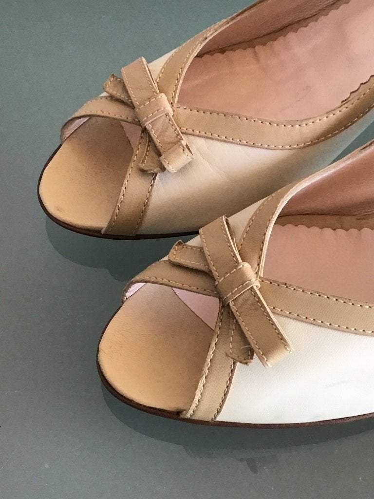 Nieuwe luxe peep‑toe | beige leer 41.5 | Gratis verzenden, Pumps, Verzenden, Beige, Nieuw