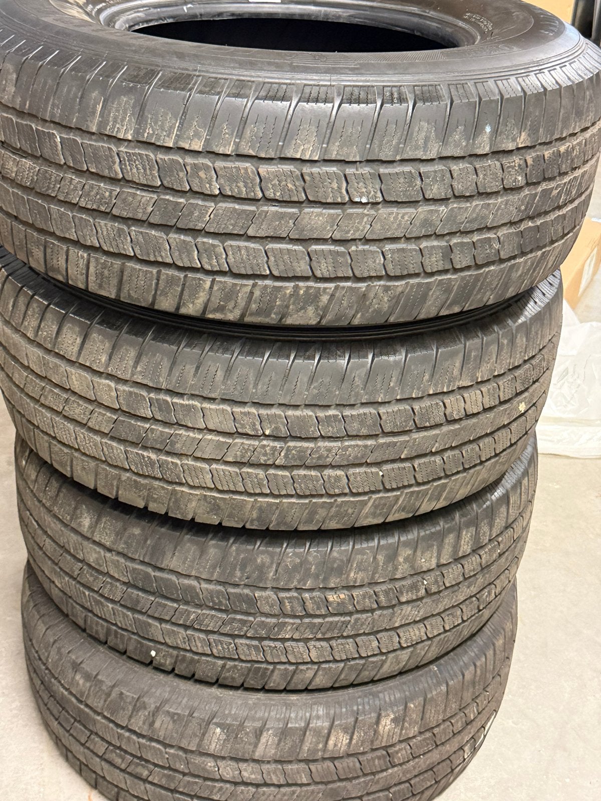 4x Michelin Defender banden, Ophalen, Gebruikt, 16 inch, 265 mm