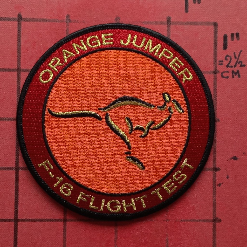 KLU PATCH J-066 ORANGE JUMPER F-16 FLIGHT TEST GOUDEN VERSIE, Verzenden, Luchtmacht, Nederland, Embleem of Badge