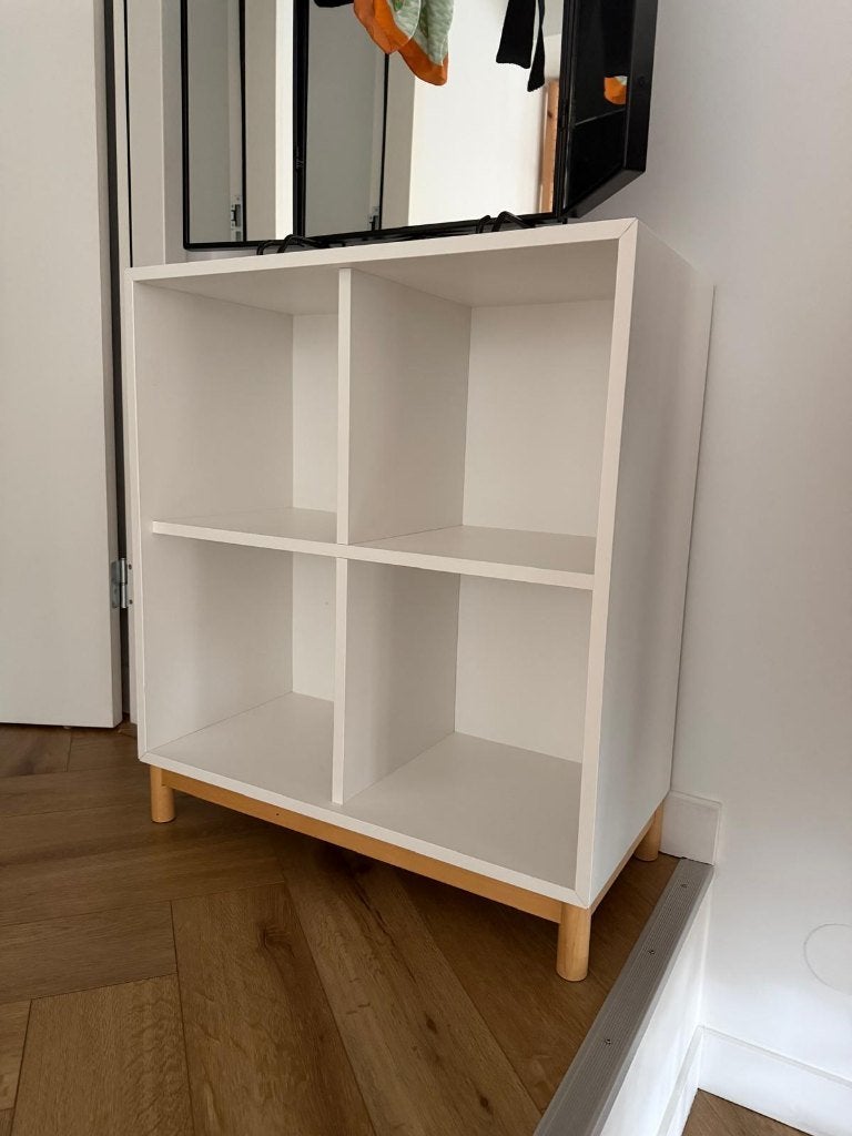 IKEA EKET vakkenkast wit met houten poten, Huis en Inrichting, Ophalen, Met plank(en), Scandinavisch, Zo goed als nieuw