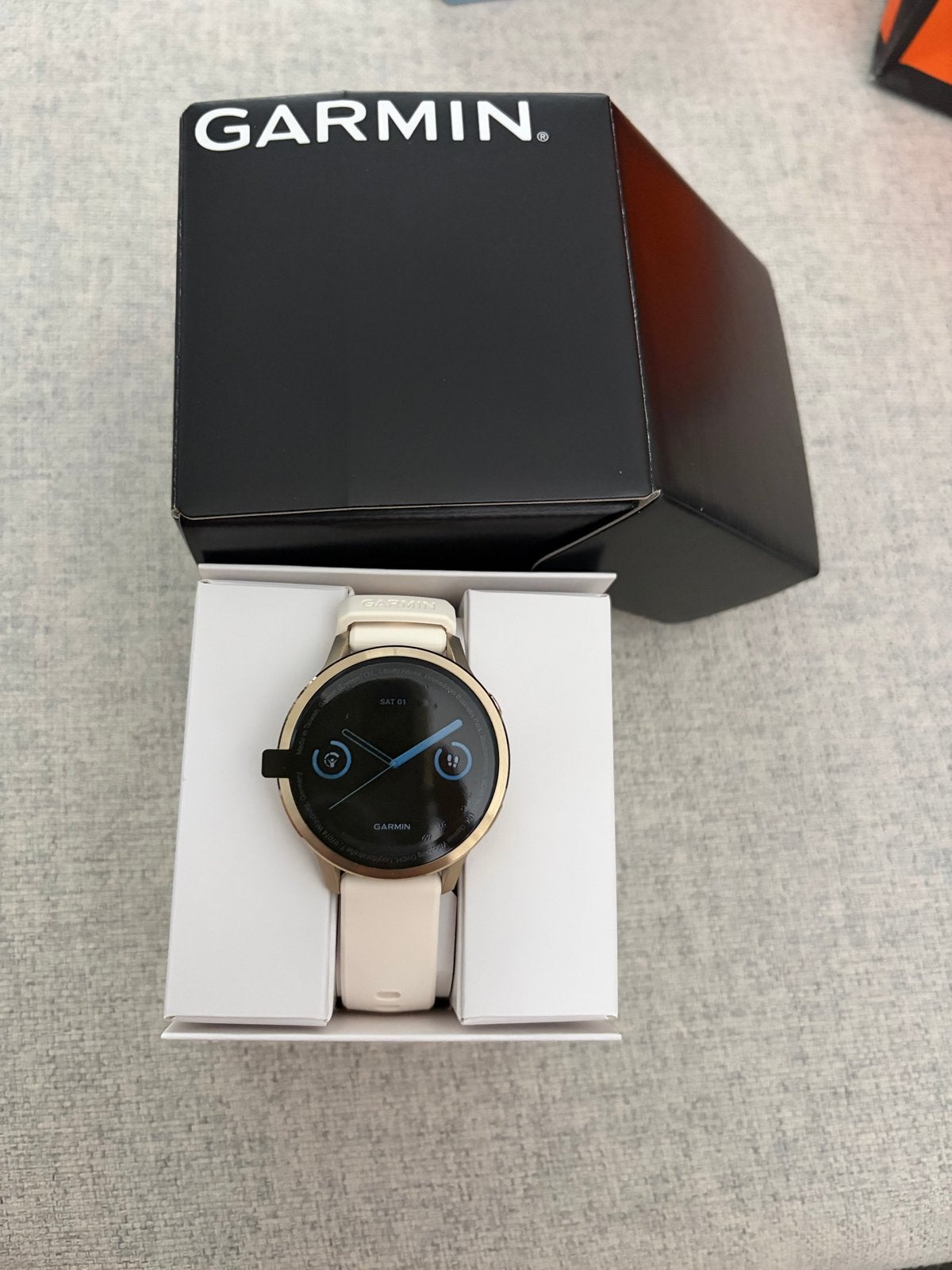 Garmin Venu 4 Health & Fitness GPS Smartwatch, Ophalen, Afstand, Wit, Nieuw
