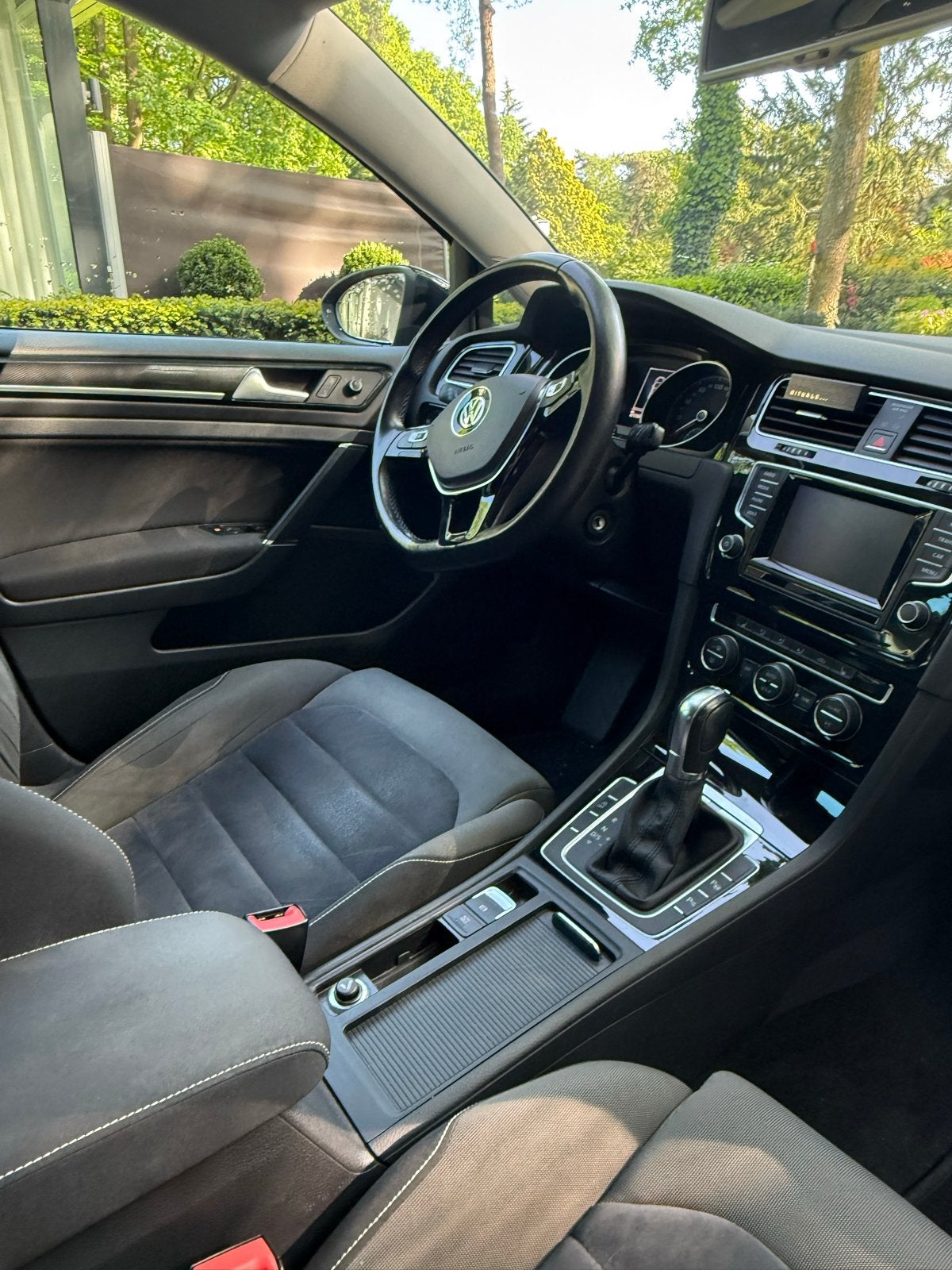 Volkswagen Golf 1.4 TSI 90KW DSG 2013 Zwart, Auto's, Zwart, 4 cilinders, Parkeerassistent, Alcantara
