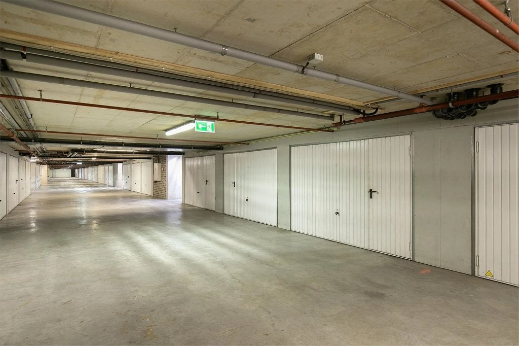 TE HUUR Garagebox Schiedam