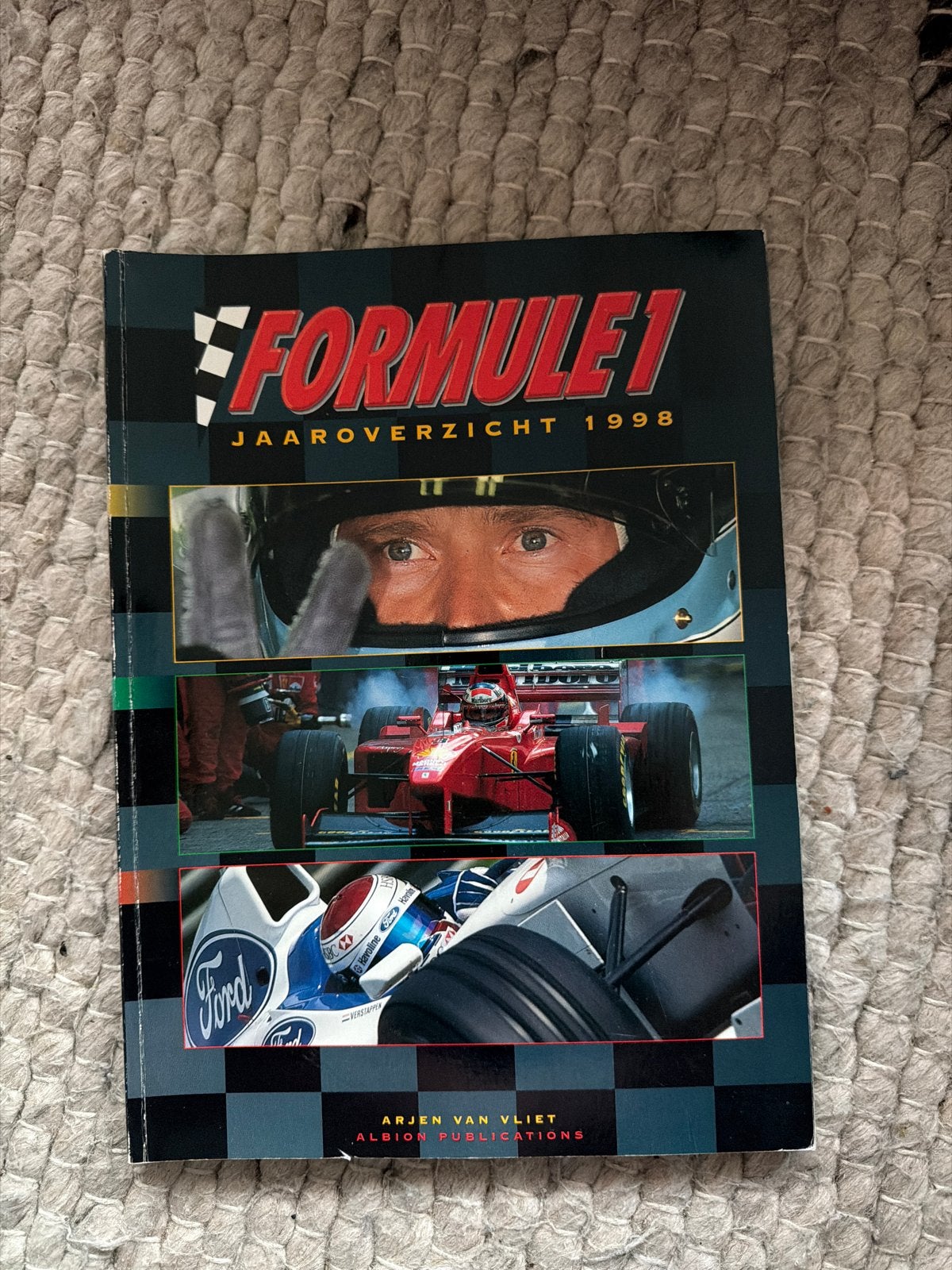 Formule 1 Jaaroverzicht 1998 - Arjen van Vliet, Ophalen of Verzenden, Gelezen, Algemeen