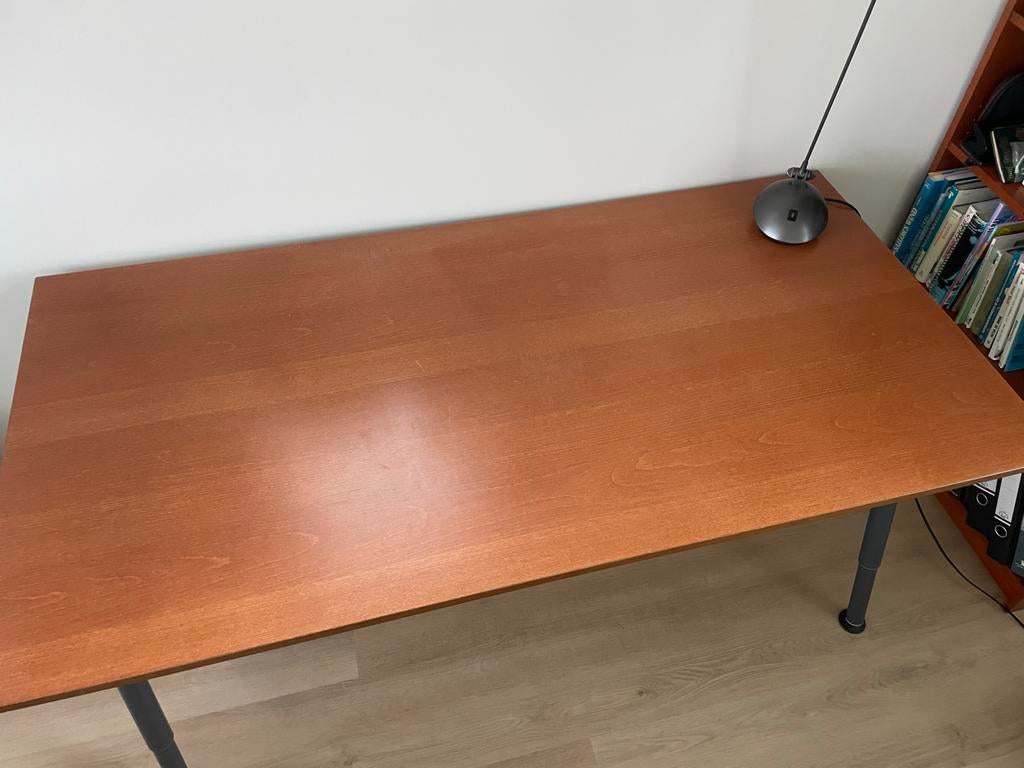 IKEA Bureau 160x80 cm - Bruin met verstelbare poten, Ophalen, Gebruikt, Spaanplaat of MDF, IKEA