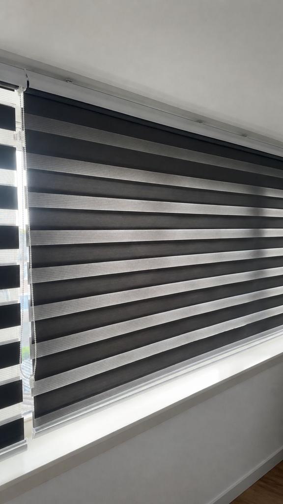 Rolgordijnen duo, Zwart, Ophalen of Verzenden, Zo goed als nieuw, 200 cm of meer