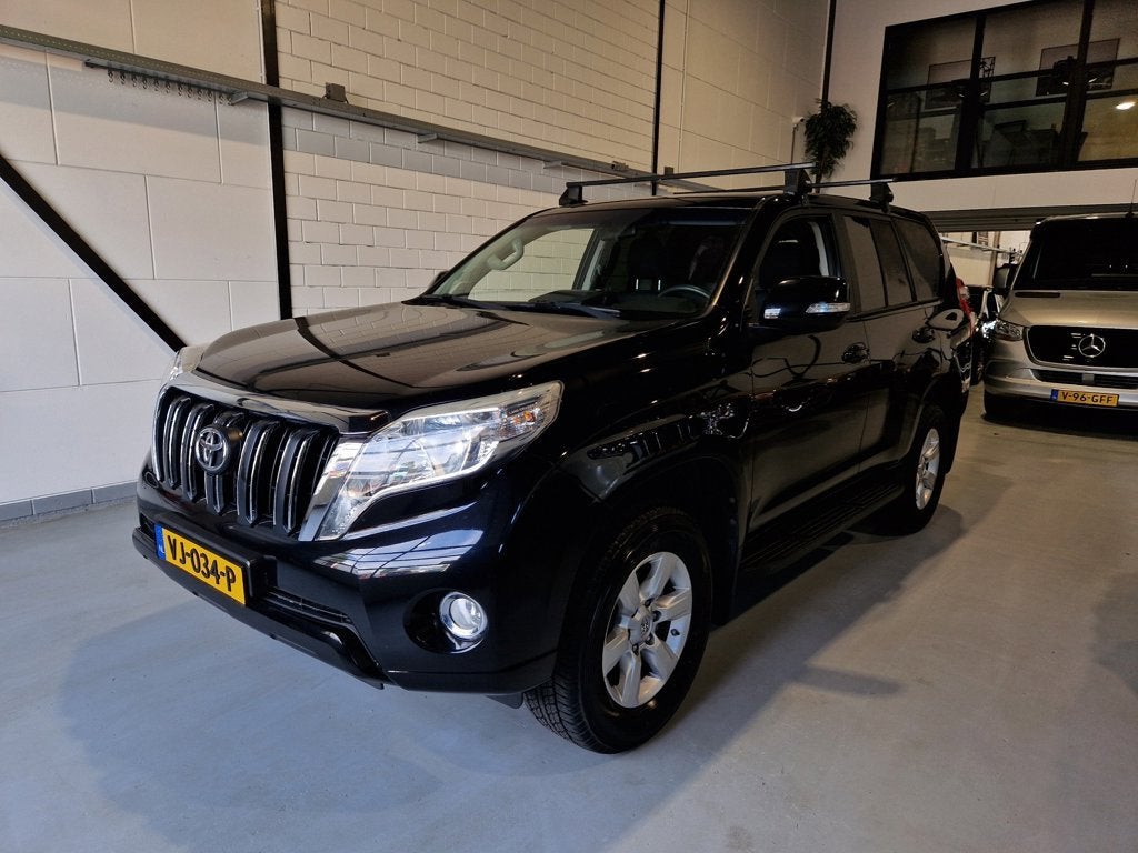 Toyota LandCruiser 3.0 D-4D-F Grijs Kenteken Dealeronderh., Auto's, Automaat, Euro 5, Stof, Gebruikt
