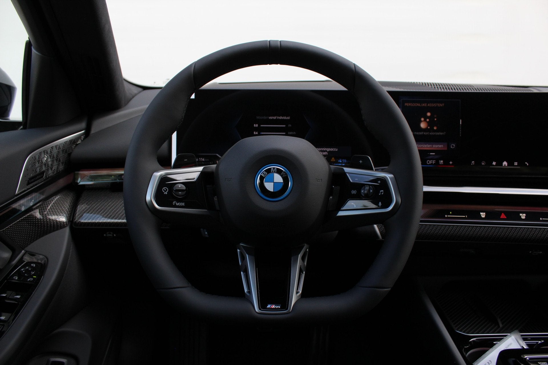 BMW 5 Serie 530e M Sport Automaat / Panoramadak / Bowers & W, Auto's, BMW, Automaat, Achterwielaandrijving, Zwart, Blauw