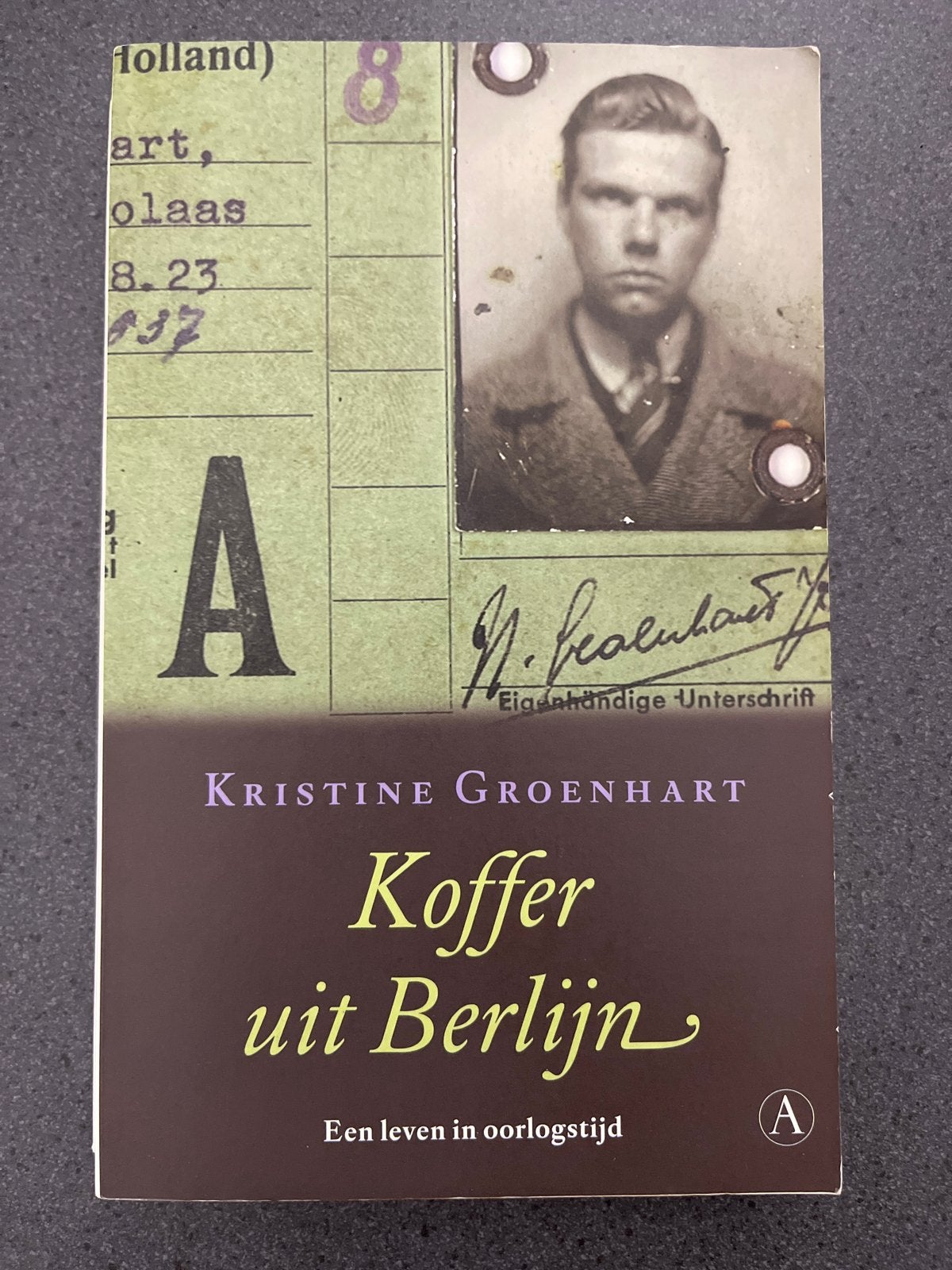 Koffer uit Berlijn - Kristine Groenhart (Tweede Wereldoorlog, Ophalen of Verzenden, Tweede Wereldoorlog, Gelezen, Algemeen